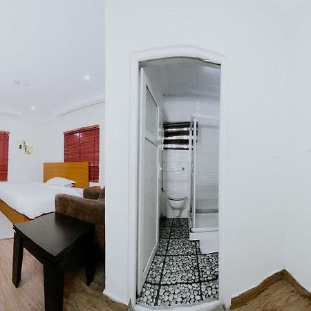 Taverna Lounge & Boutique Hotel Порт-Харкурт Екстер'єр фото