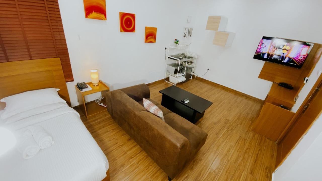 Taverna Lounge & Boutique Hotel Порт-Харкурт Екстер'єр фото